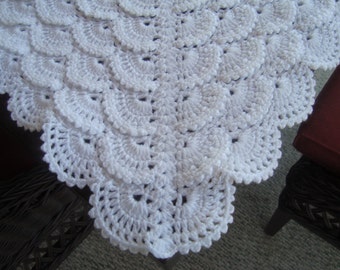 Handmade baby blanket. White baby blanket. Crochet baby blanket. Lace crochet baby blanket.