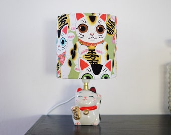 Lucky cat, lucky lamp / lamp made hand on command
