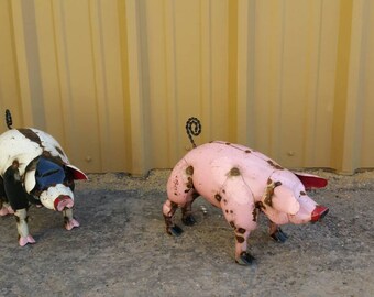 Pink Metal Pigs.Metal pink pigs.metal farm animals.rustic pigs. metal pig.rustic metal pigs. pig decor. pig art