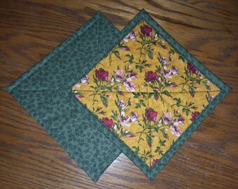 Clearance Rose quilted Mug rug set of 2, quilted coffee mat, quilted snack mat, mothers day gift, fabric coaster, mini quilt, small placemat