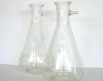 Large Pyrex chemistry beaker. Glass labware, science equipment, flower vase, mad scientist decor, 4000 ml, huge glass beaker, flask, bottle