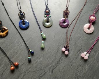 Pendant macrame and gemstones