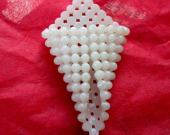 4 Vintage Retro Plastic Beads / Components