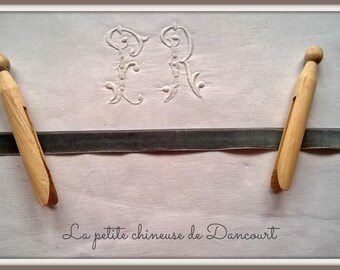 2 m of Grey Velvet Ribbon 362