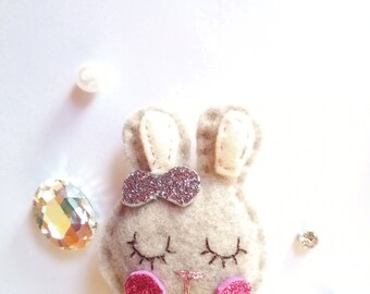 Rabbit brooch,Brooch felt,brooch felt,brooch for kids,brooch for gift,brooch for cloth