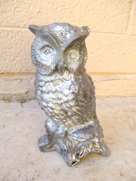 metal owl figurines