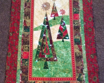 Christmas Tree Wallhanging Quilt with Lights, 31"L by 51"W