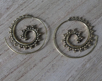 Pair of spiral earrings