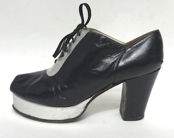 1970s black and silver leather oxford peeptoe platforms - size 7 - 1970s platform shoes - 1970s disco platforms - glam rock style