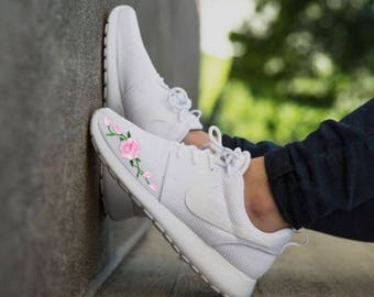 white nike roshe womens white nike roshe womens
