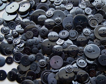 25 Black Button Mix, Assorted sizes - Crafting - Jewelry - Collect (868)
