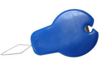 2 Handy Plastic Needle Threaders - Thread Cutter Combos (Colors Vary) - Sewing, Embroider, Cross Stitch (DR-002)