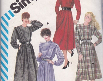 Simplicity 6169 Vintage Pattern Womens Flanged Dress in 4 Variations Size 10 UNCUT