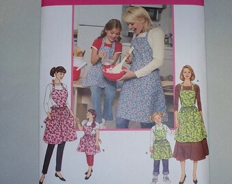 New Simplicity Apron Pattern 3949, Mommy and Me. (Free US Shipping)