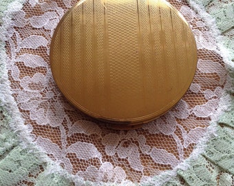 Vintage stratton compact 1950's