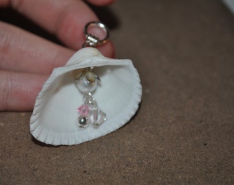 Seashell and swarovski elements necklace pendant