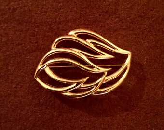 Vintage Monet Goldtone Brooch