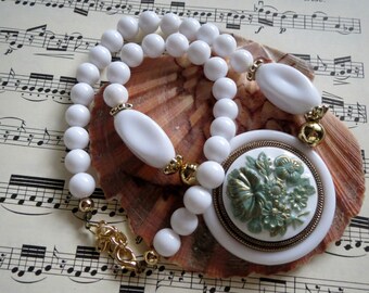 Fashion Jewelry-vintage chain-necklace-cabochon-art Beads-theatre-Costume Fest-Baroque-Rococo nostalgia-vintage 70-He years jewelry