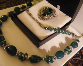 Lovely Vintage Neklace & Brooch