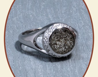 Rhodium - Silver plated Visible Pet Ash Cremation Ring RB052