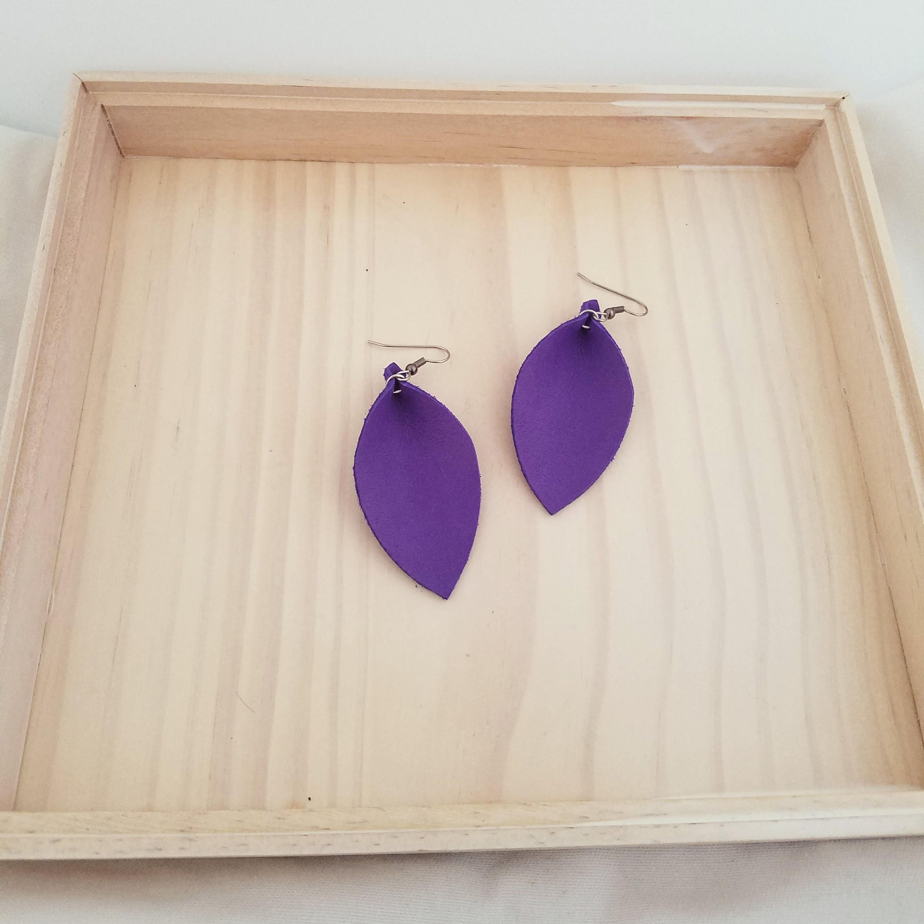Ultra Violet Leather Statement Earrings Free Joanna Ultra Violet Leather Statement Earrings Free Joanna Gaines Magnolia Market Leaf 2 5x1 25 Hypo Allergenic Spring Gift