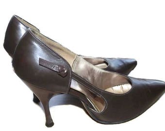 Vintage 50s Shoes | 1950s High Heels | Stiletto Pumps | Root Beer Brown | by Qualicraft | Size 5 B