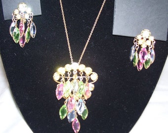 Pin/Pendant and Earrings