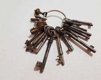 20 Antique Keys of Various Sizes