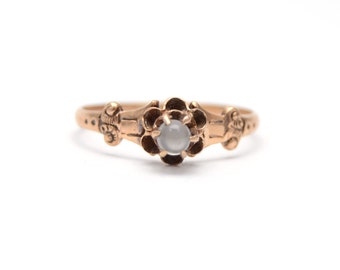 10k Victorian Moonstone Buttercup Ring