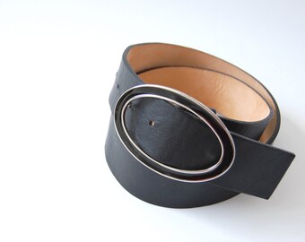 vintage black Leather Belt / made in Italy . buttery soft Italian leather / vintage modern luxury lux / size M