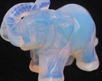 1 ELEPHANT MOONSTONE. 40 X 29 X 20 MM GEM STONE.