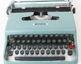 Vtg 1962 Underwood Olivetti Lettera 22 Manual Portable Typewriter