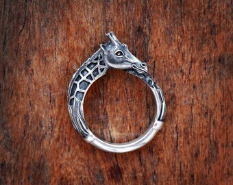 Giraffe ring Giraffe jewelry Animal ring African animal jewelry Safari jewelry Silver giraffe Totem ring Enamel silver ring