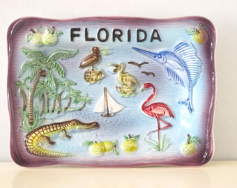 Vintage Florida Kitsch Souvenir Wall Hanging Flamingo Alligator