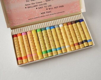 SALE - Was 14.95 - Vintage 1960s Japan Sakura Cray-Pas, Crayons, Oil Color Sticks, Pastels, Set of 16 Colors Unused