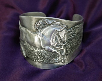Horse bracelet, Friesian Horse cuff bracelet in silver-pewter handmade by the artist USA
