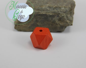 Color 2 * 2 cm red hexagonal wooden bead.