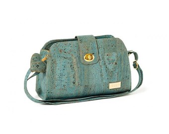 Woman Cork/Cork purse shoulder bag.