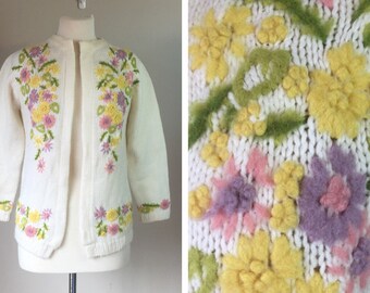 Vintage Knitted 60's floral cardigan sweater