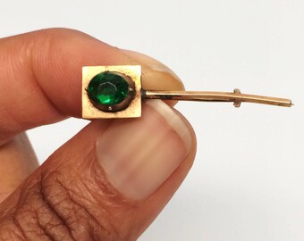 Gold Haleys Comet brooch