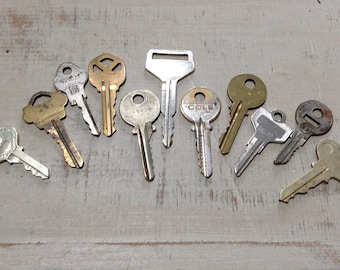 Vintage Key Lot, Old Salvaged Keys - Mixed Lot of 11 Keys