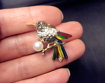 Little bird freshwater pearl brooch