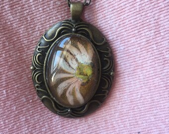 Vintage Daisy Necklace