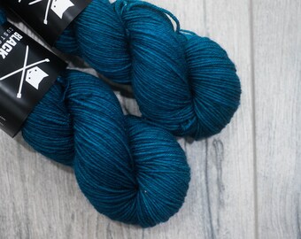 DK weight merino yarn 100% Superwash Merino Sweater weight yarn. Double Knit Weight yarn. Ysera. Semi-Solid tealyarn. Tonal teal green yarn