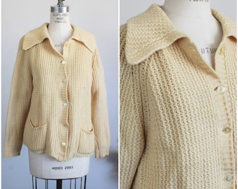 Vintage 1960s Yellow Cardigan Sweater / Wool Sweater With Pockets / Autumn Boyfriend Sweater / Lerner Shops Made in Italy