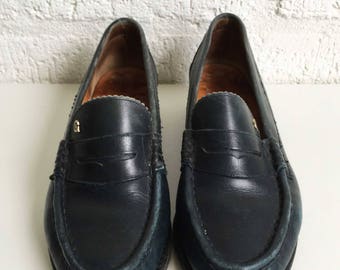 Dark green vintage loafers with low heel