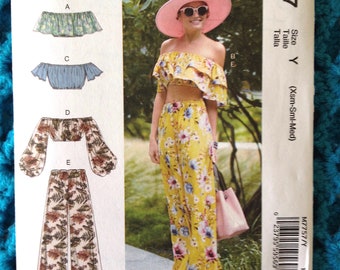 McCall's 7757, Misses Tops and Pants, Off the Shoulder, Ruffles, Loose Fit, Sleeve Variations, Easy, New uncut sewing pattern