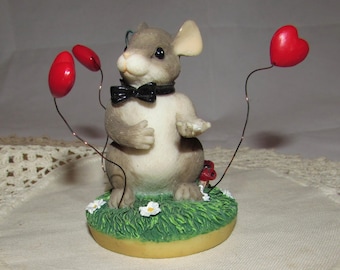 Vintage Resin Mouse Groom figurine, Charming Tails by Dean Griff for Fitz and Floyd, 1982, My Hearts all a Flutter, heart, original tag