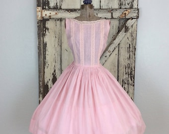 Vintage 1950s Soft Pink Lace and Linen Sleeveless Full Dress Small 24 Waist