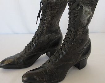 Vintage Leather Victorian Lace-Up Ladies 19th Century Shoes